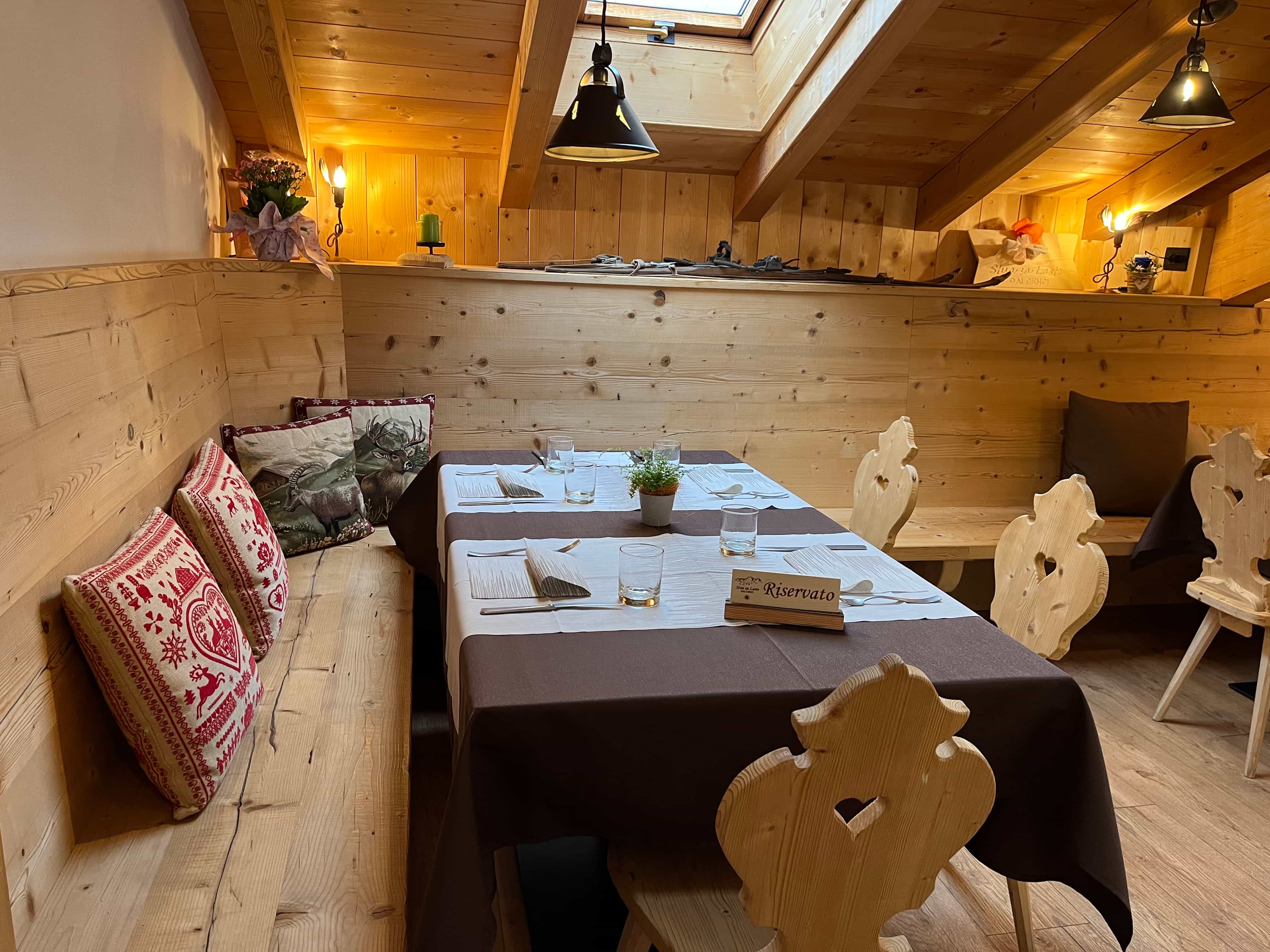 Immagine di copertina del ristorante Stua sa Laste dai Cenci