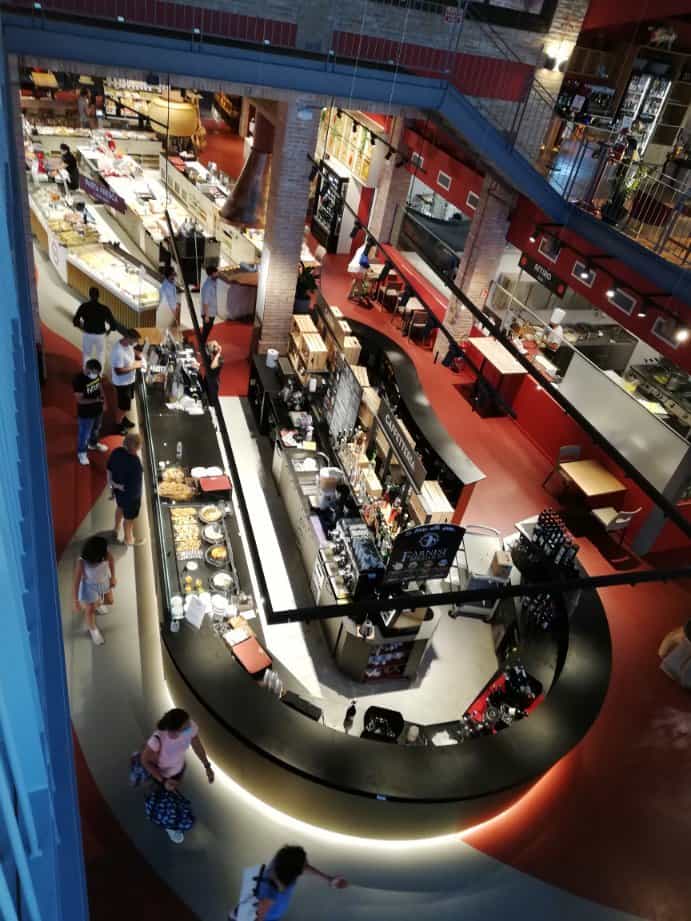 Immagine di copertina del ristorante KM90 RistoBottega Emiliana