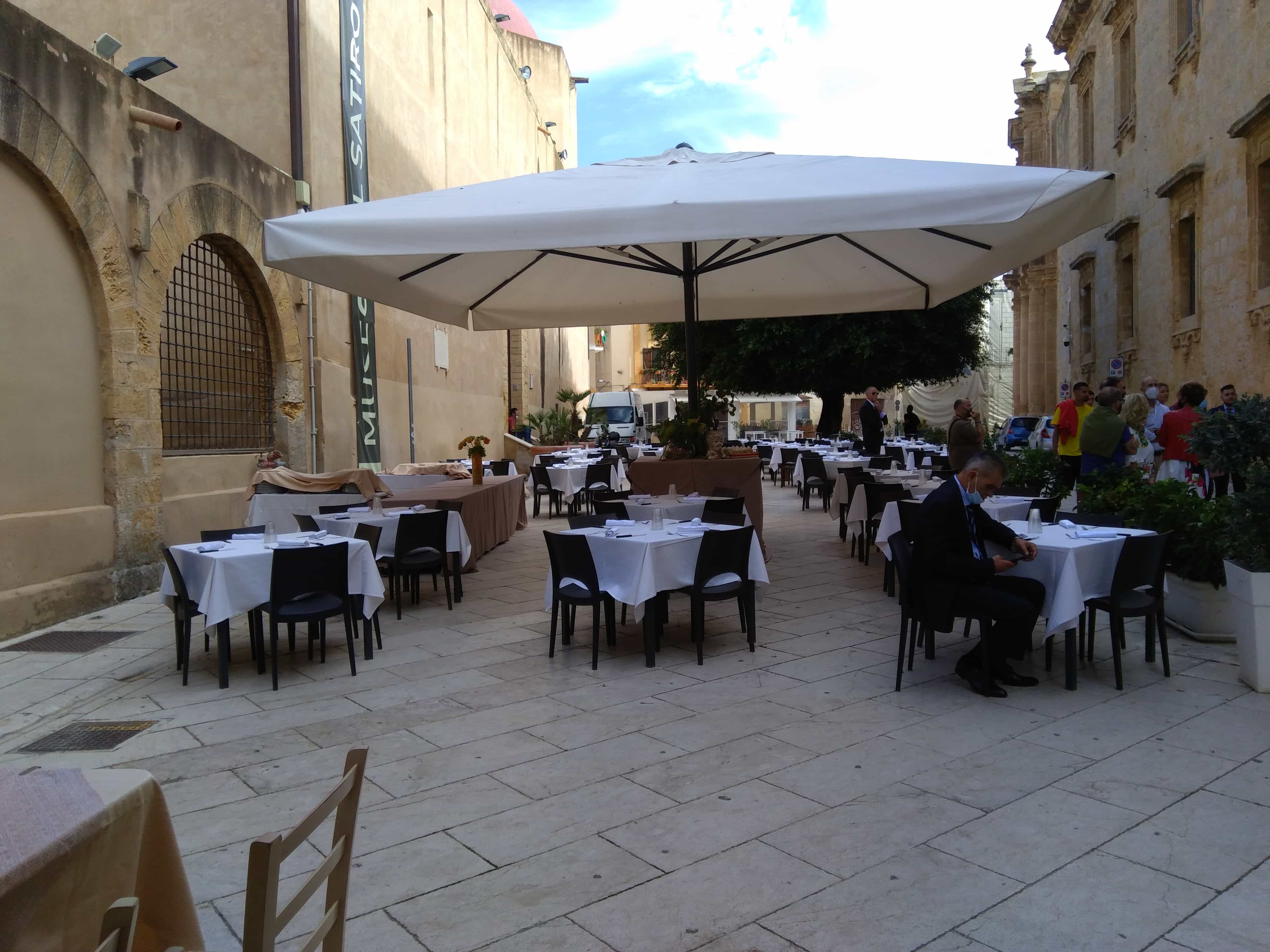 Immagine di copertina del ristorante L'angolo del moro ristorante pizzeria mixology bar