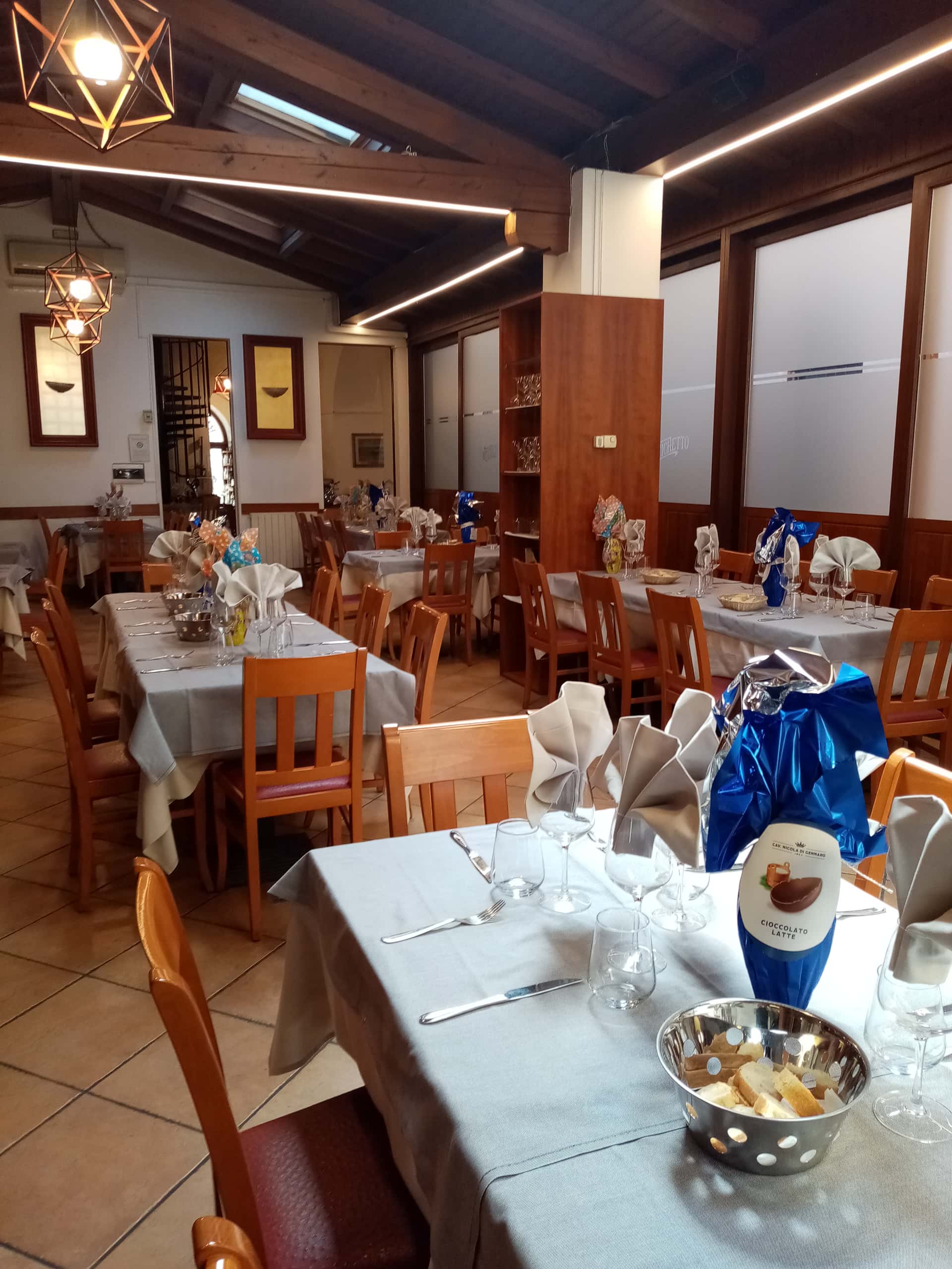 Ristorante Pizzeria al Portichetto - Ristorante a Sesto Calende