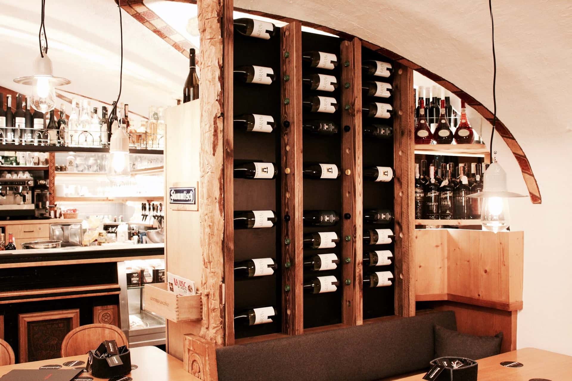 Snetonstube: restaurant in Ortisei / St. Ulrich - Ristorante a Ortisei