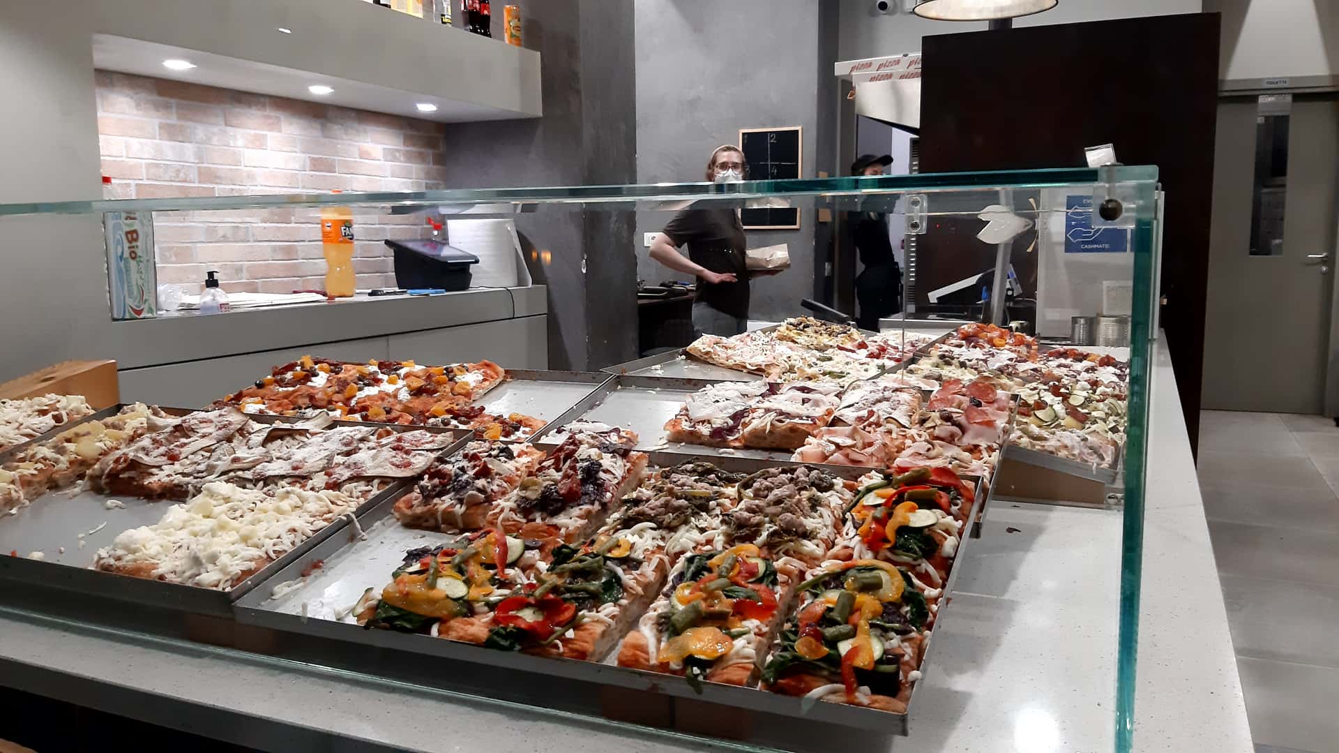 La Sfarinata - Pizza al Taglio di Borgo Venezia - Ristorante a Verona
