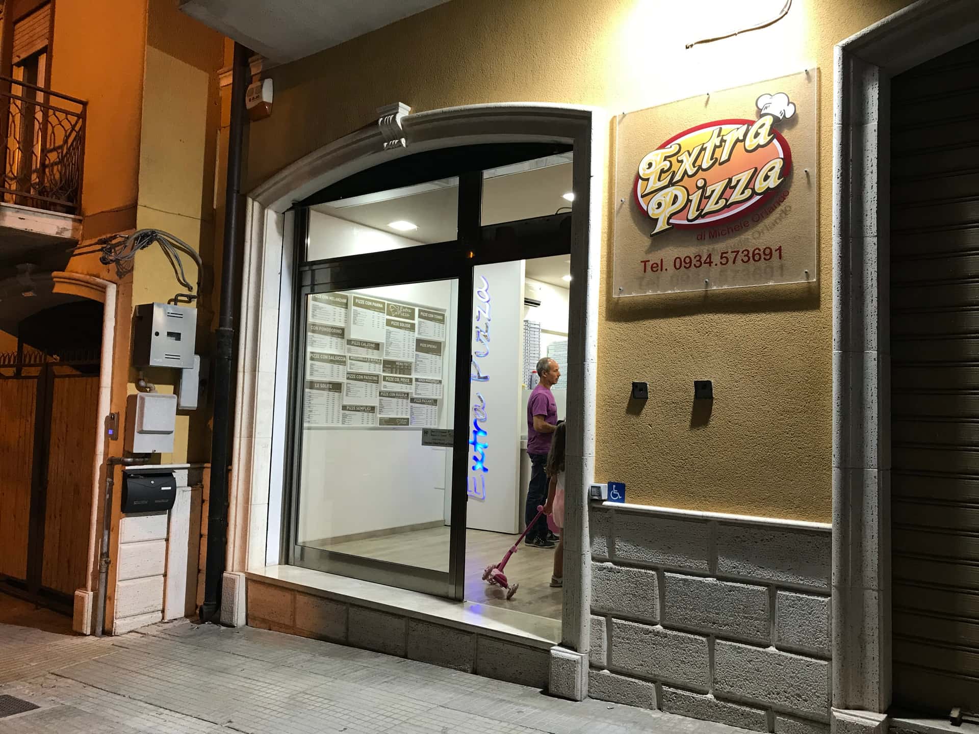Pizzeria Extra Pizza Di Michele Orlando - Ristorante a San Cataldo