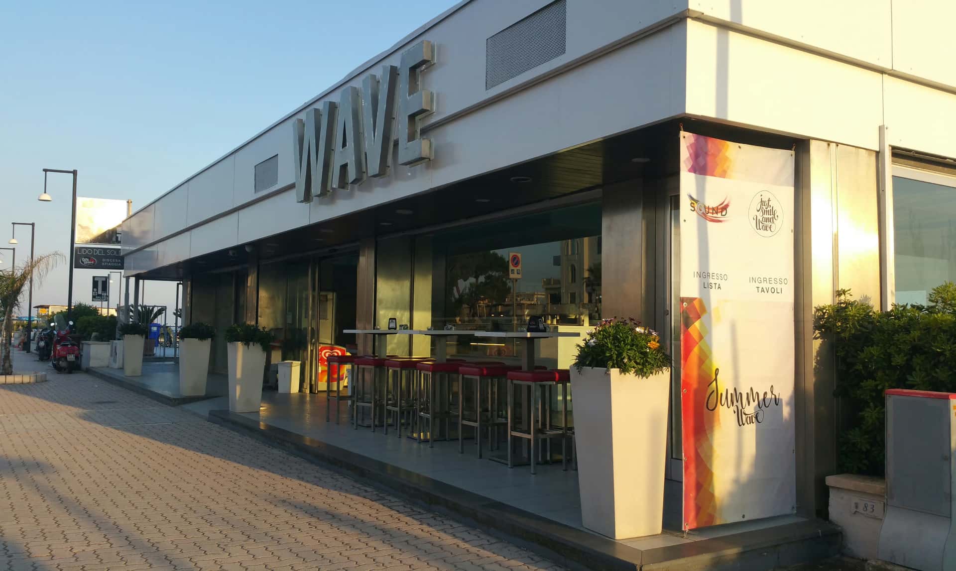 Just Smile and Wave - Ristorante a Minturno