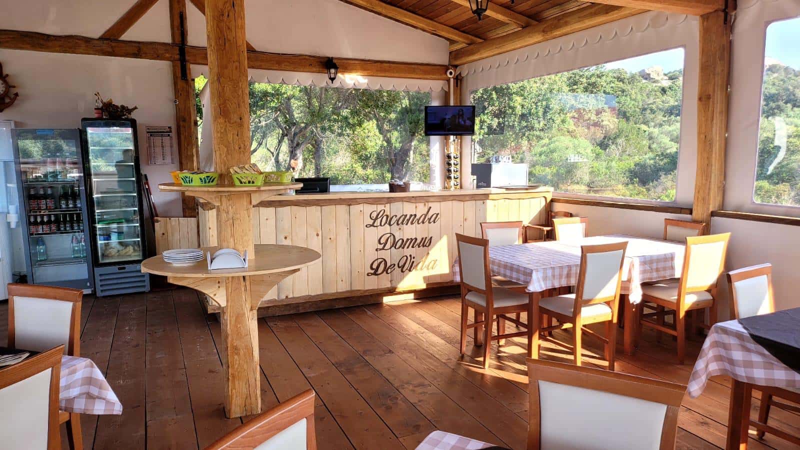Ristorante &amp; Affitta camere - Locanda Domus De Vida - Ristorante a Arzachena