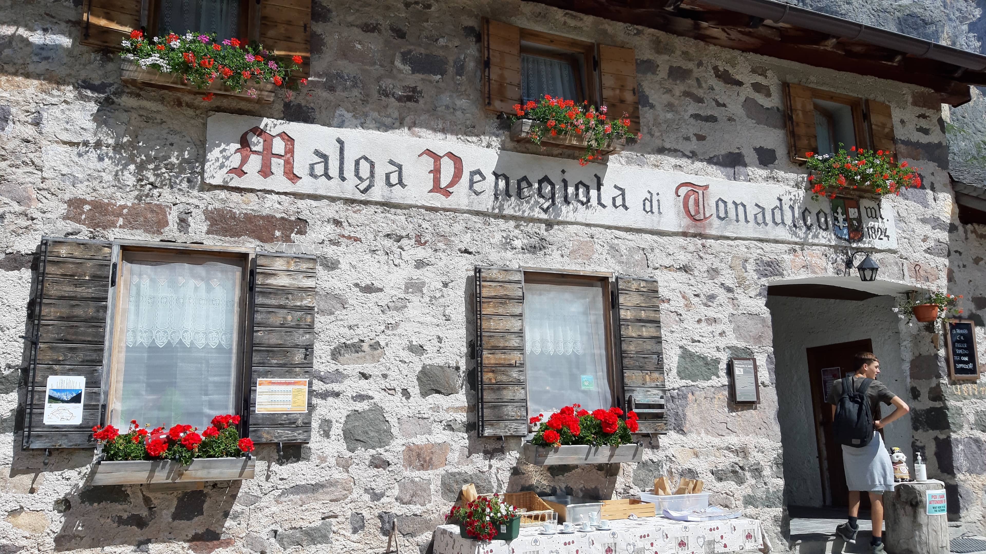 Immagine di copertina del ristorante Malga Venegiota di Tonadico