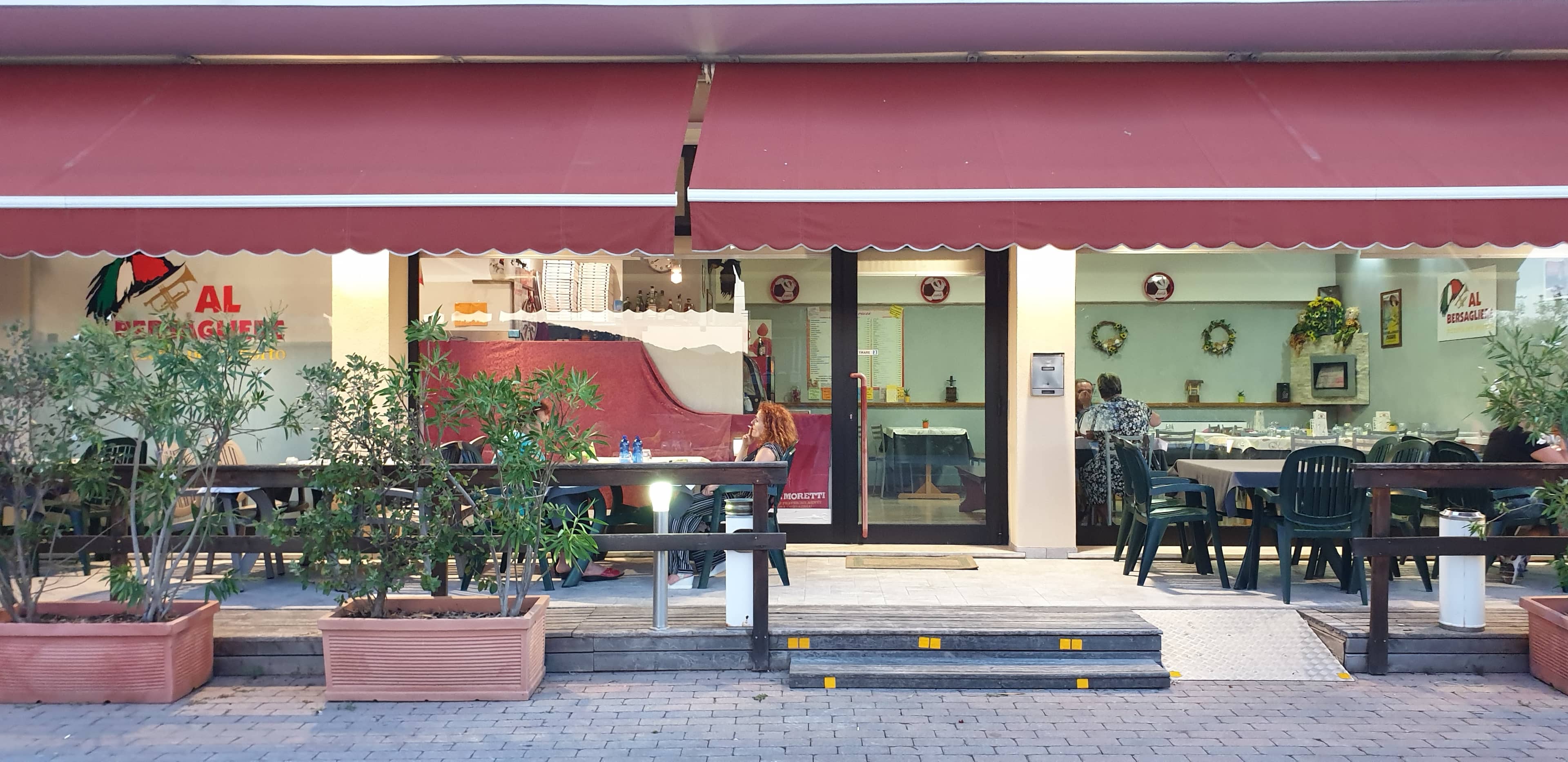 Immagine di copertina del ristorante Pizzeria Al Bersagliere Da Luca E Simone