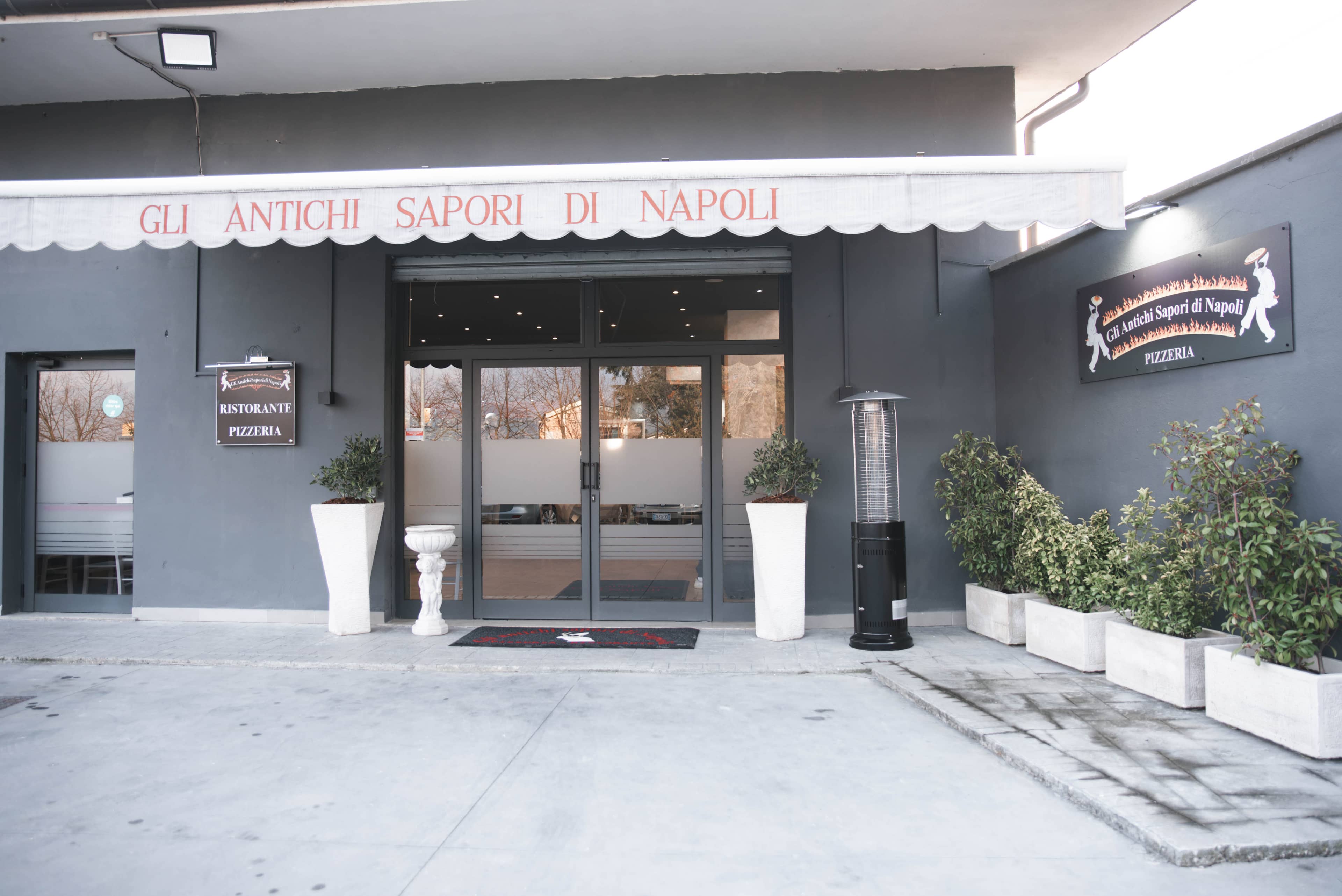 Immagine di copertina del ristorante Ristorante Gli Antichi Sapori di Napoli