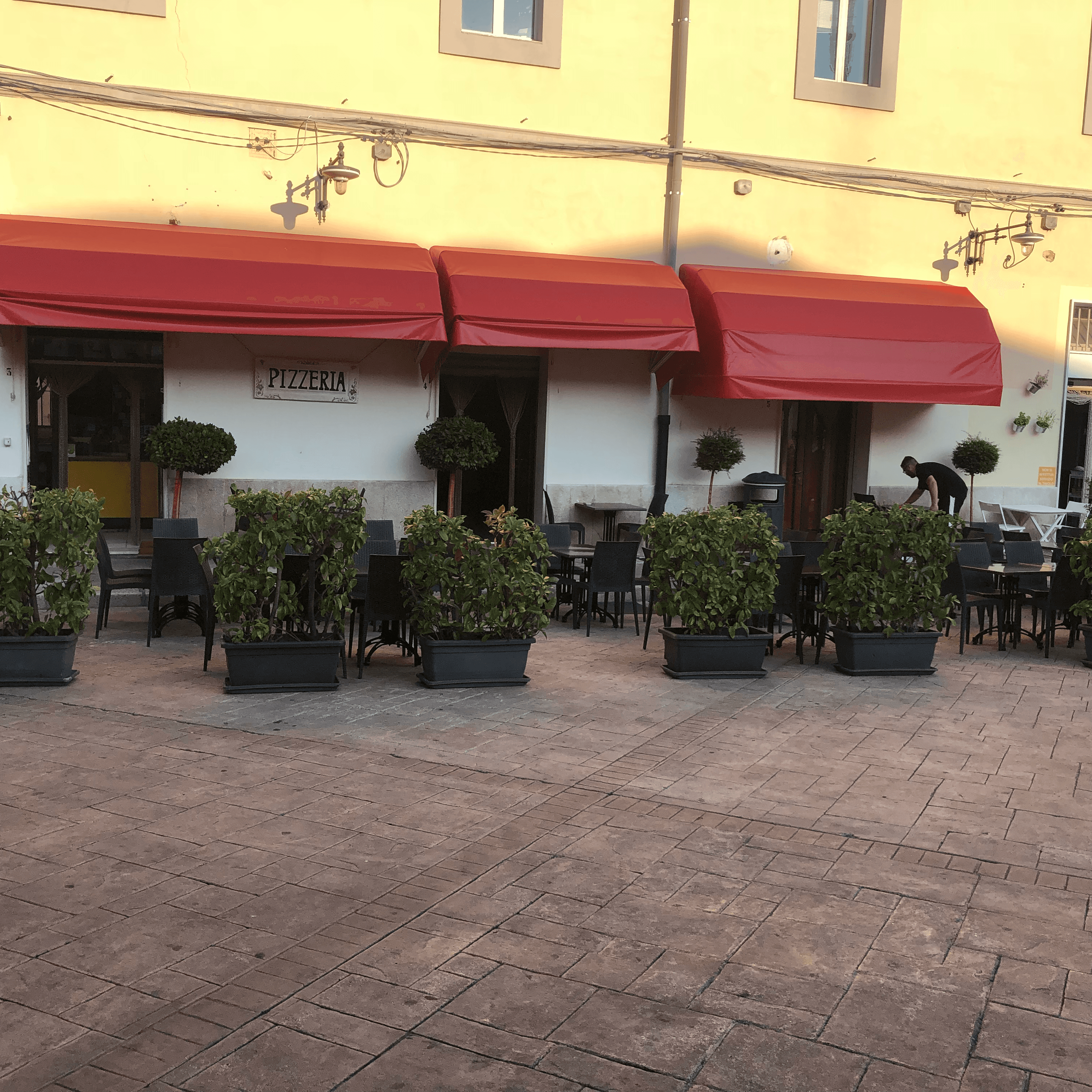 Immagine di copertina del ristorante Pizzeria La Piazzetta