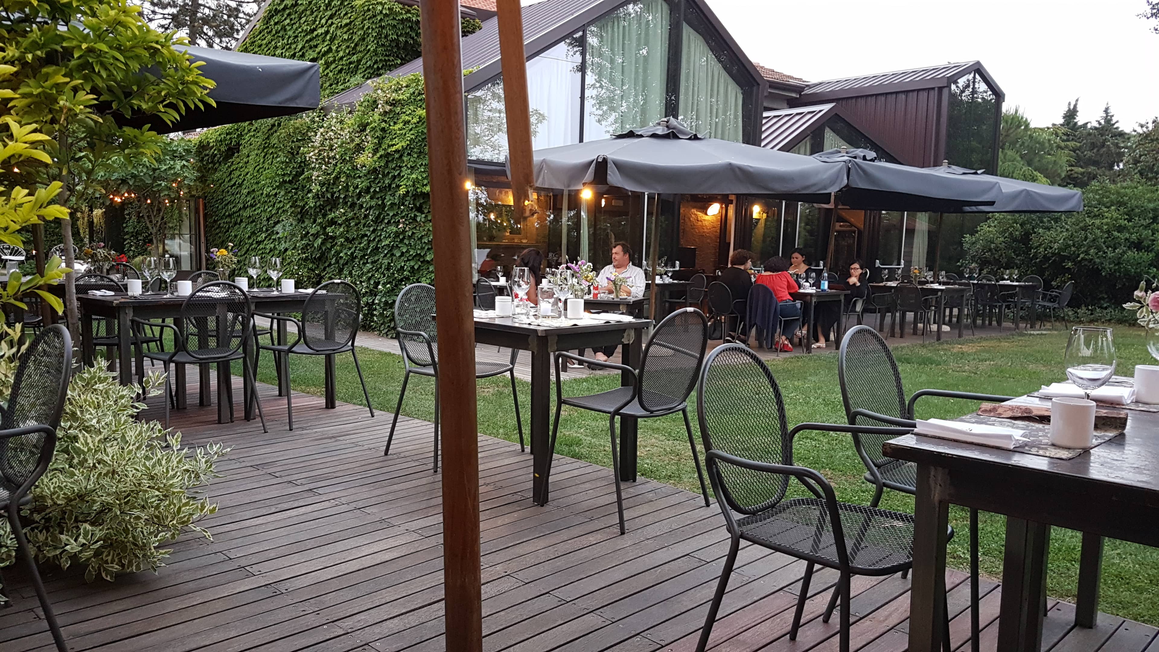 Immagine di copertina del ristorante M11 Ristorante, negozio e piscina
