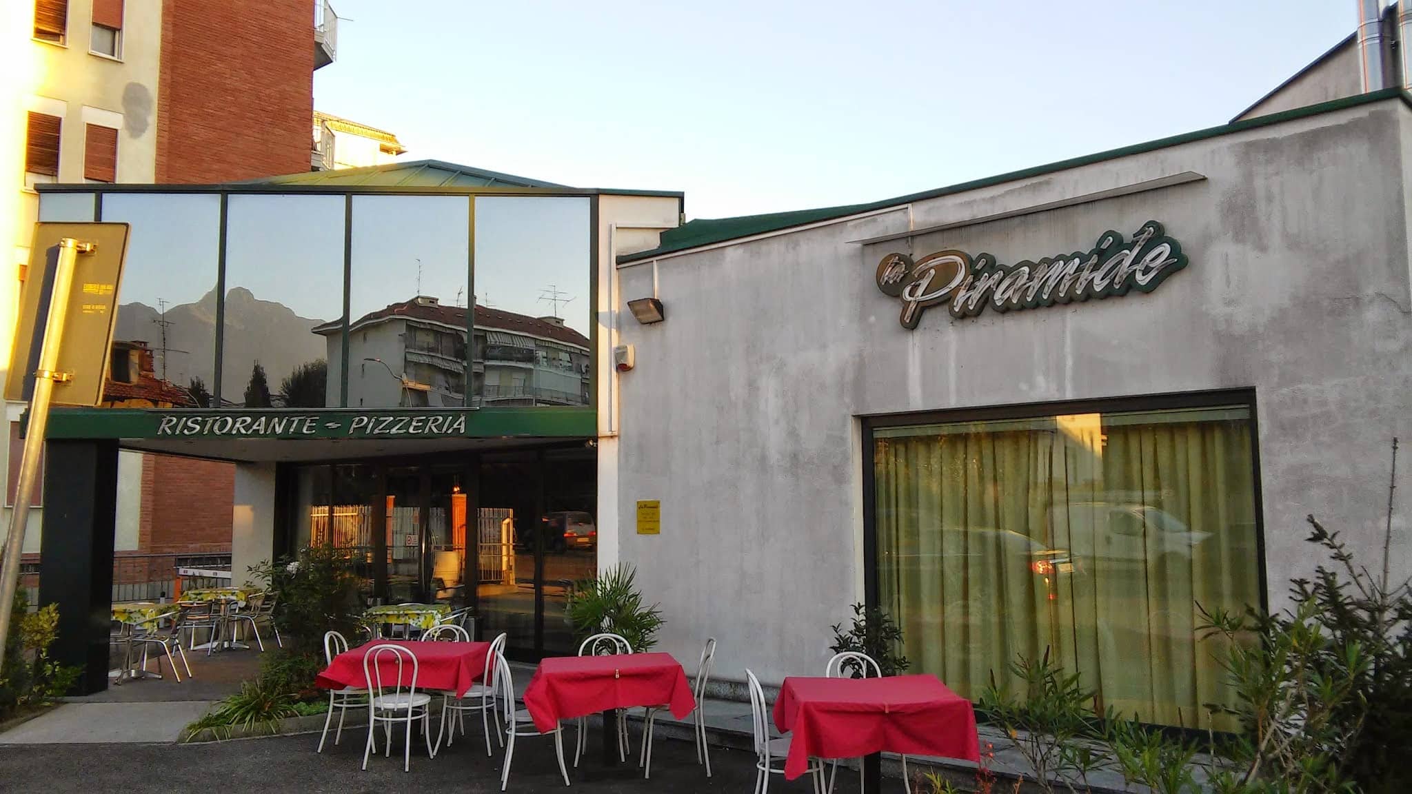 Immagine di copertina del ristorante La Piramide di Francese Carlo &amp; C. S.A.S.
