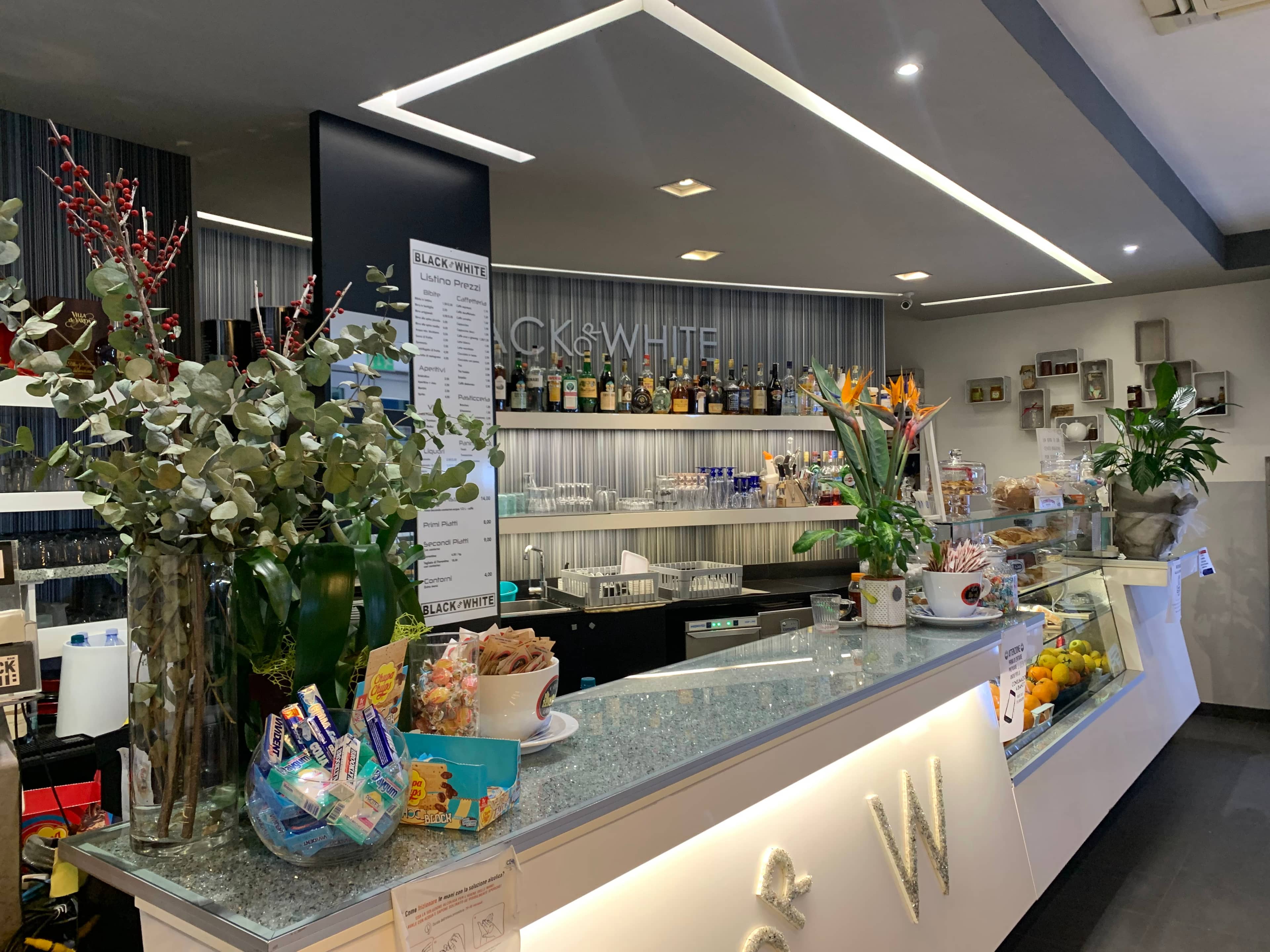Immagine di copertina del ristorante Black or White - Ristobar