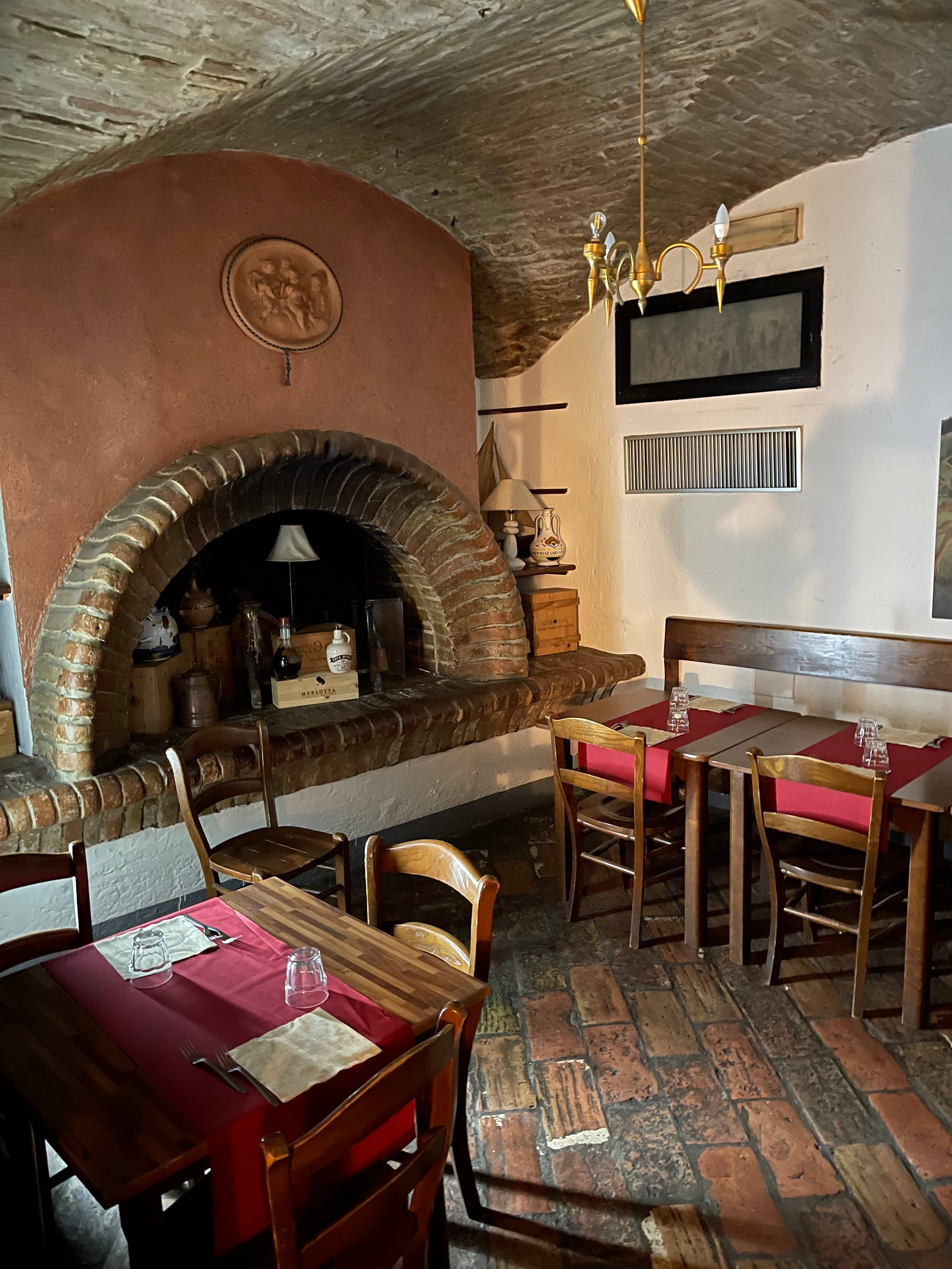 Immagine di copertina del ristorante La Taverna Di Roberto