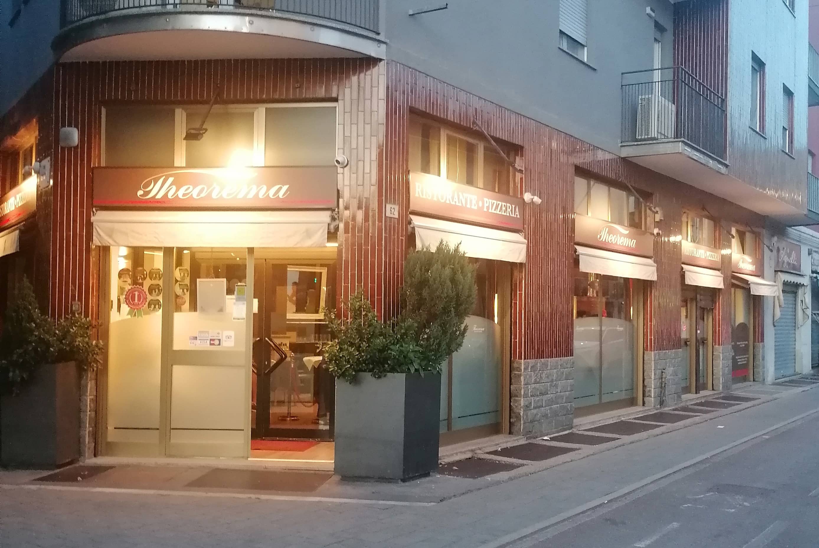 Immagine di copertina del ristorante Theorema Ristorante Pizzeria