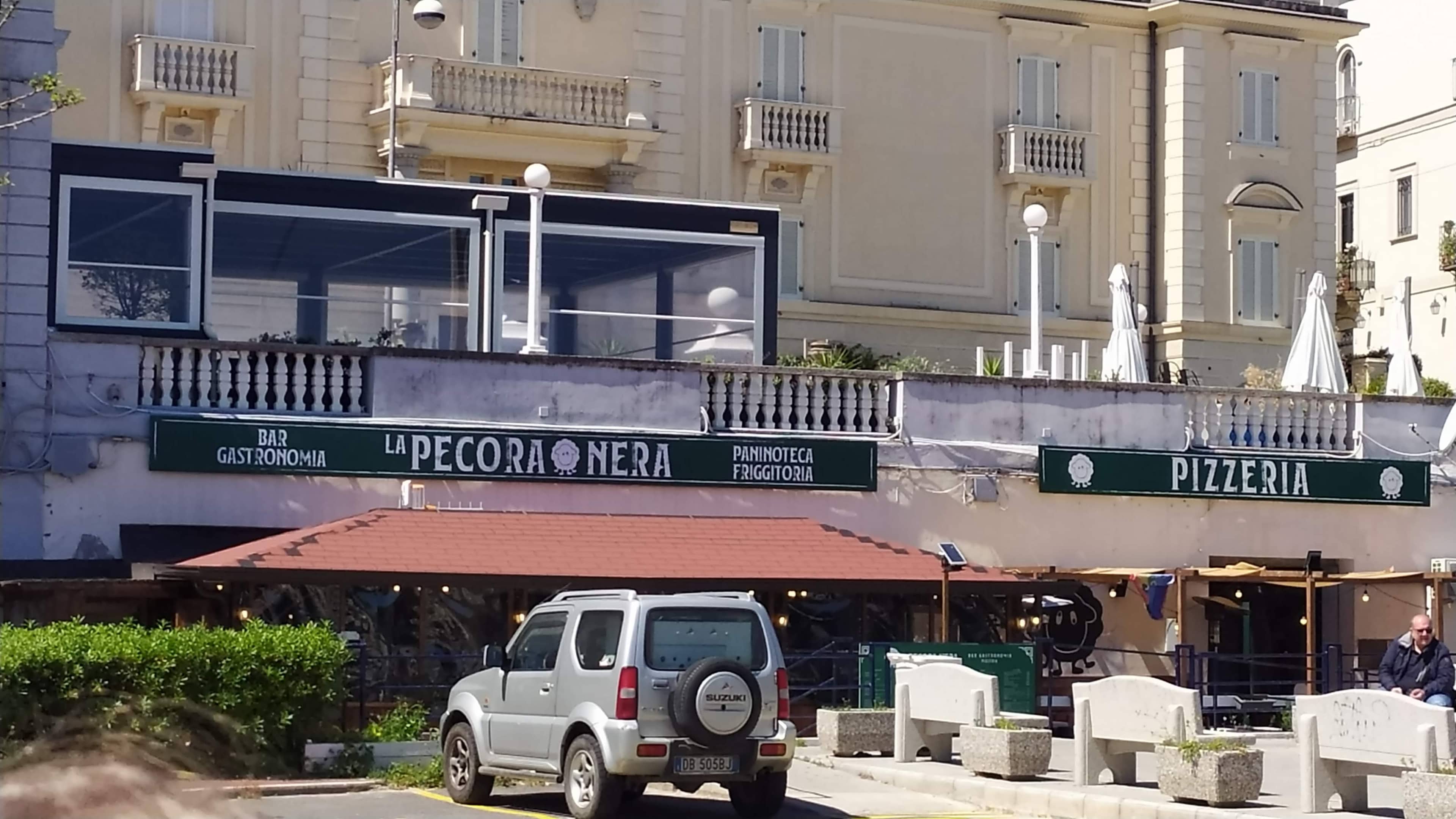 Immagine di copertina del ristorante La pecora Nera - Bar Gastronomia