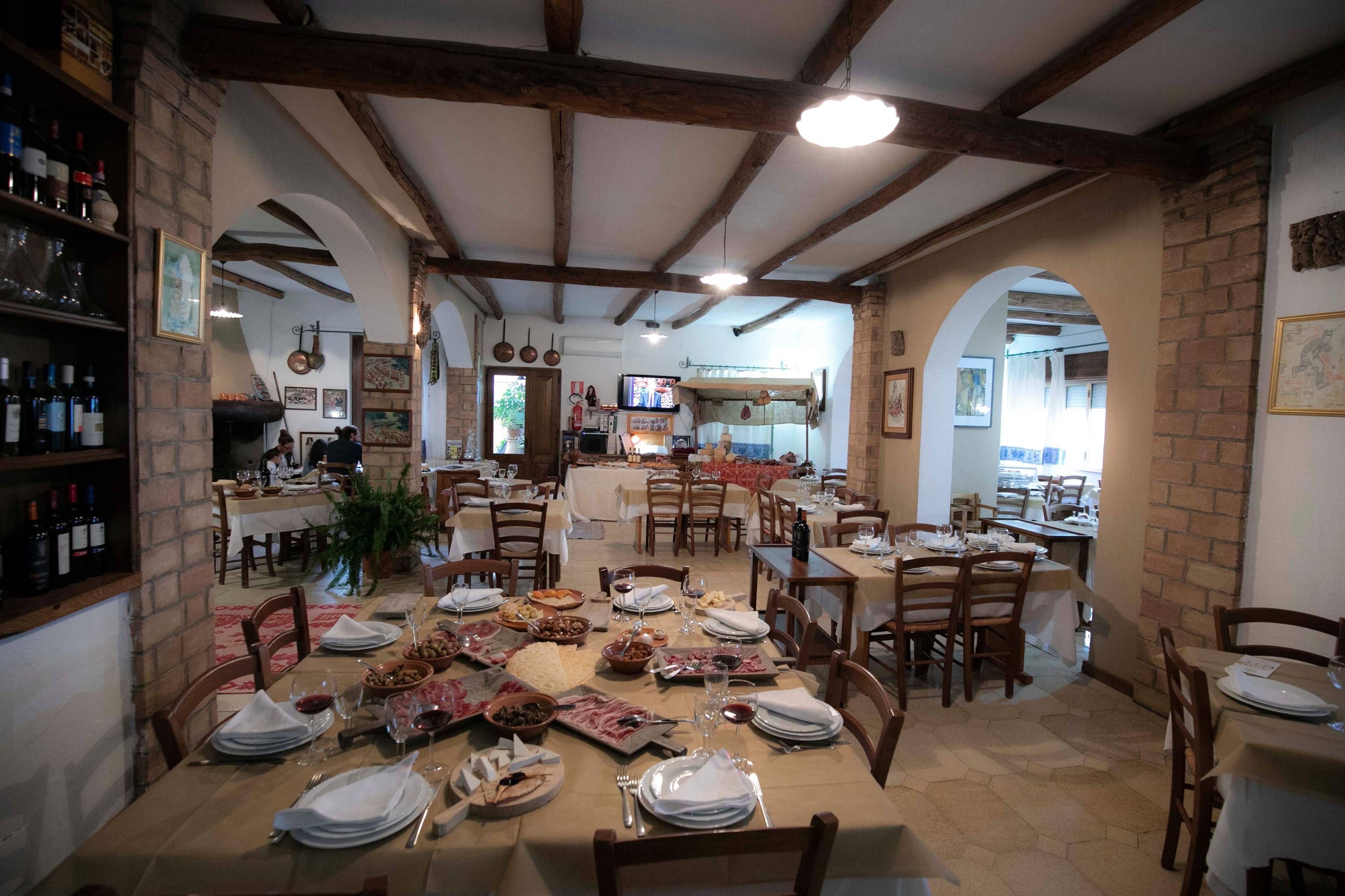 Immagine di copertina del ristorante Cucina Tipica Hotel Ristorante Edera di Cadau Marianna