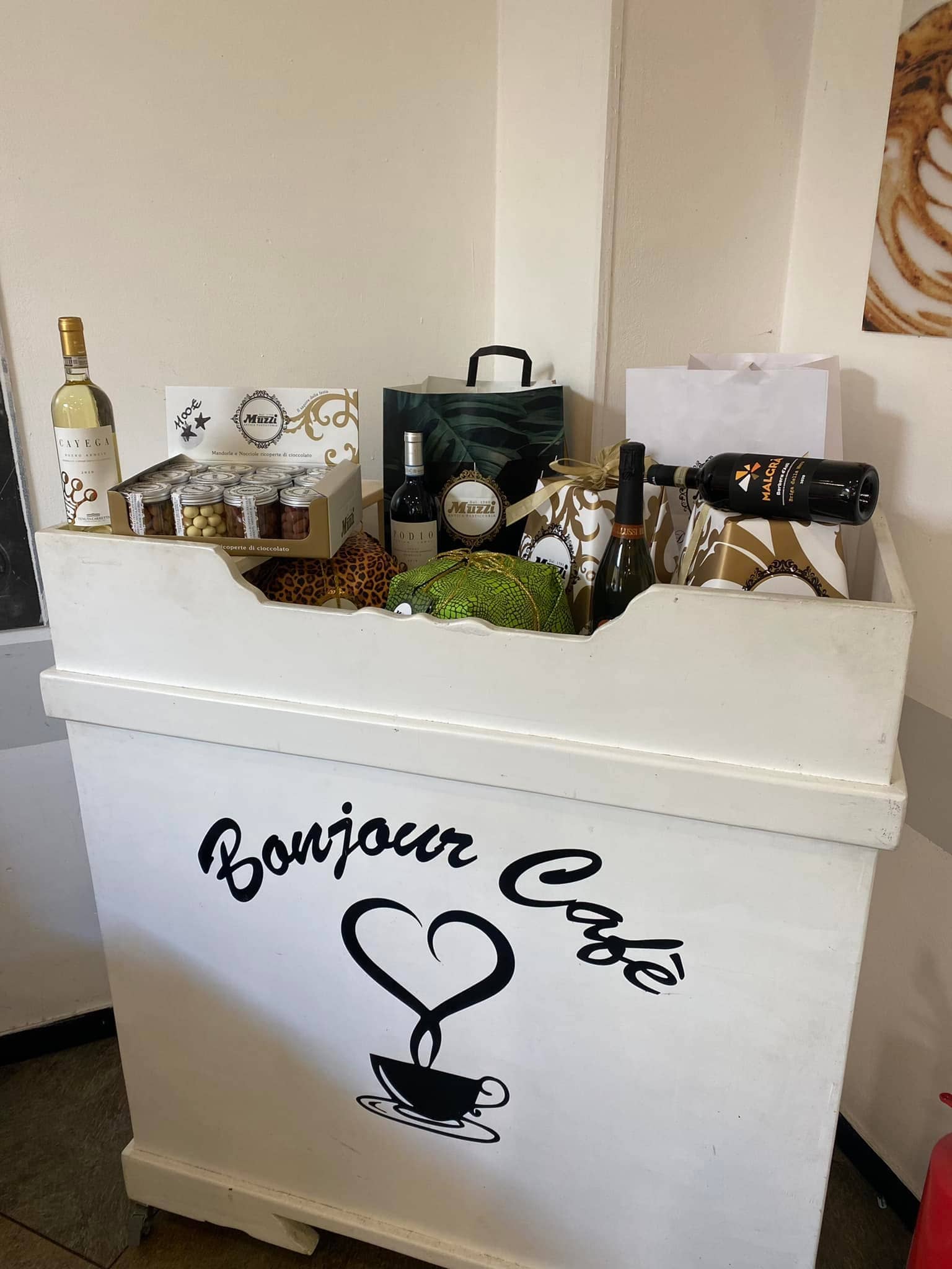 Immagine di copertina del ristorante Bonjour Cafe'