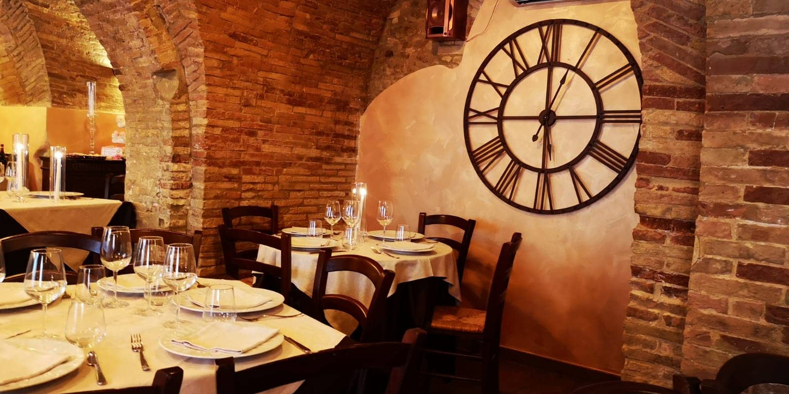 Immagine di copertina del ristorante LE VECCHIE MURA RISTORANTE PINSERIA