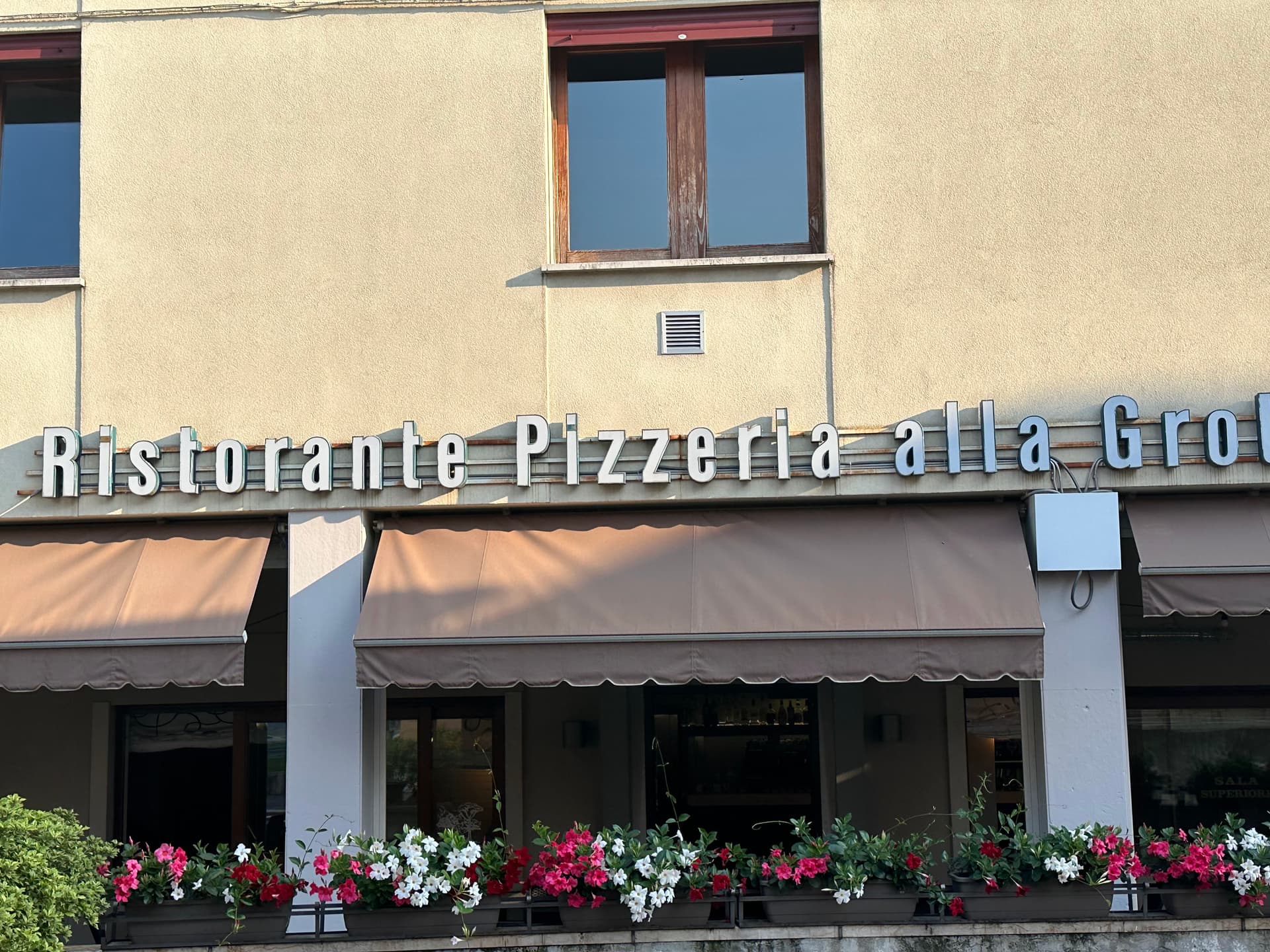 Ristorante Pizzeria Ristorante Alla Grotta
