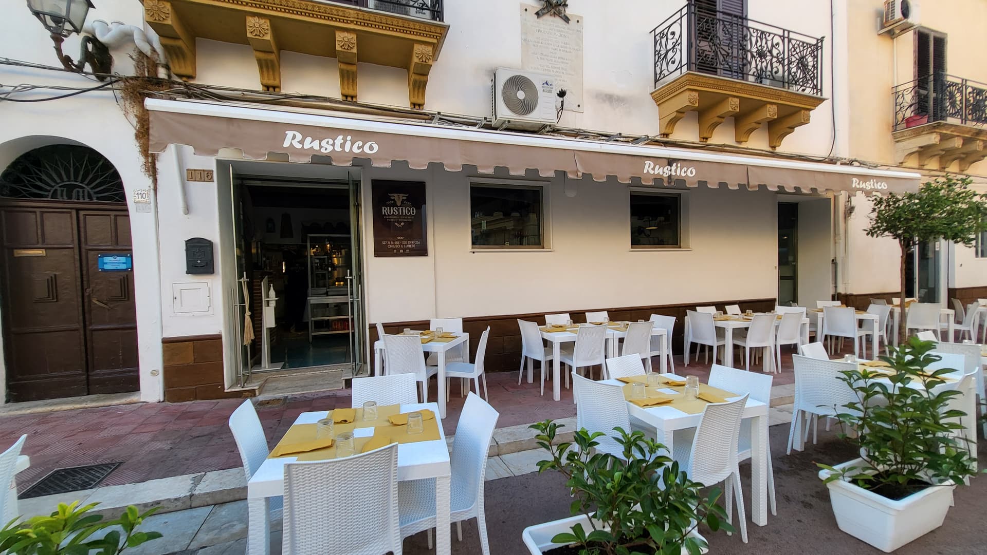 Rustico steakhouse e pizzeria - Ristorante a Terrasini