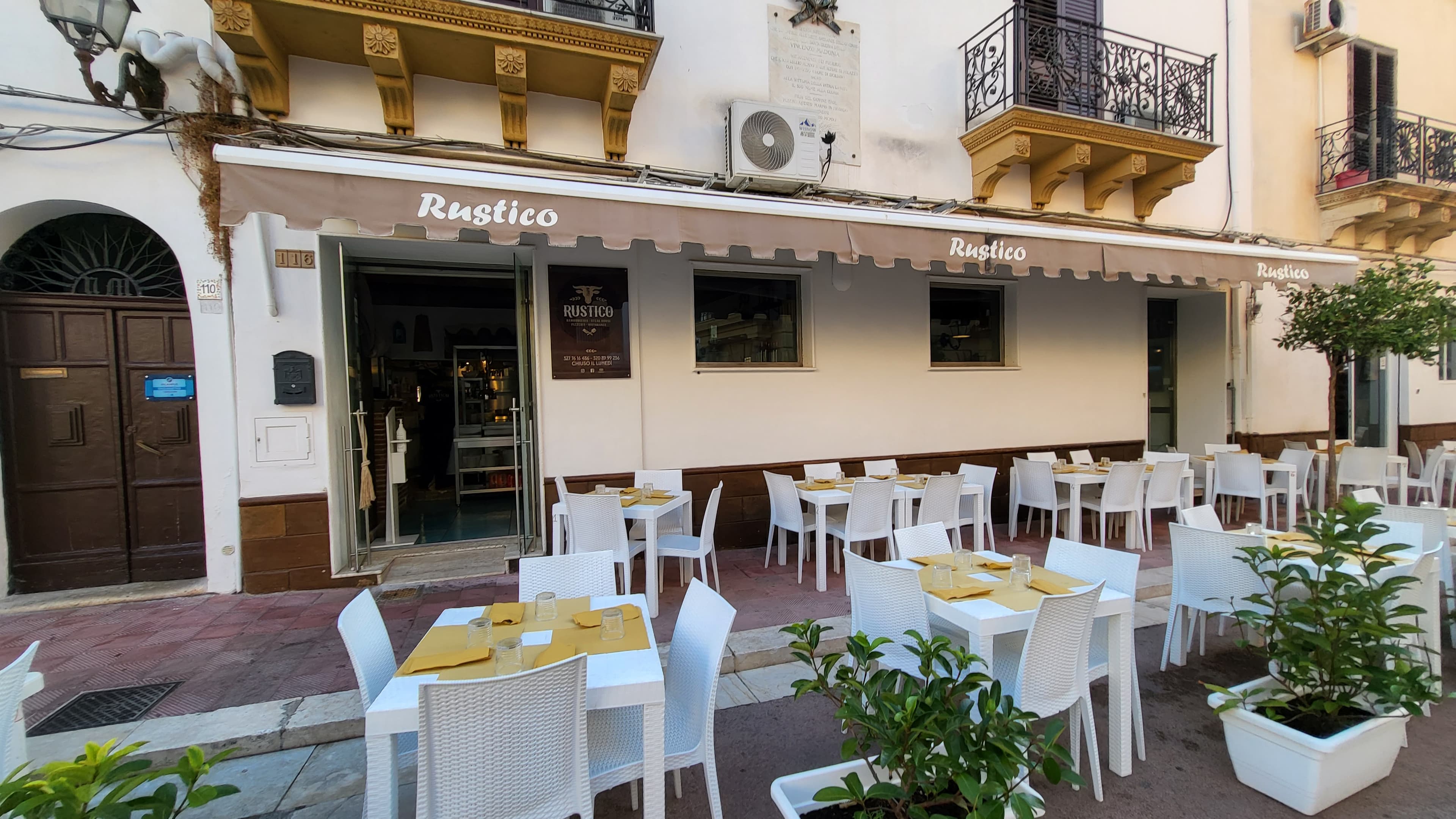 Rustico steakhouse e pizzeria - Ristorante a Terrasini