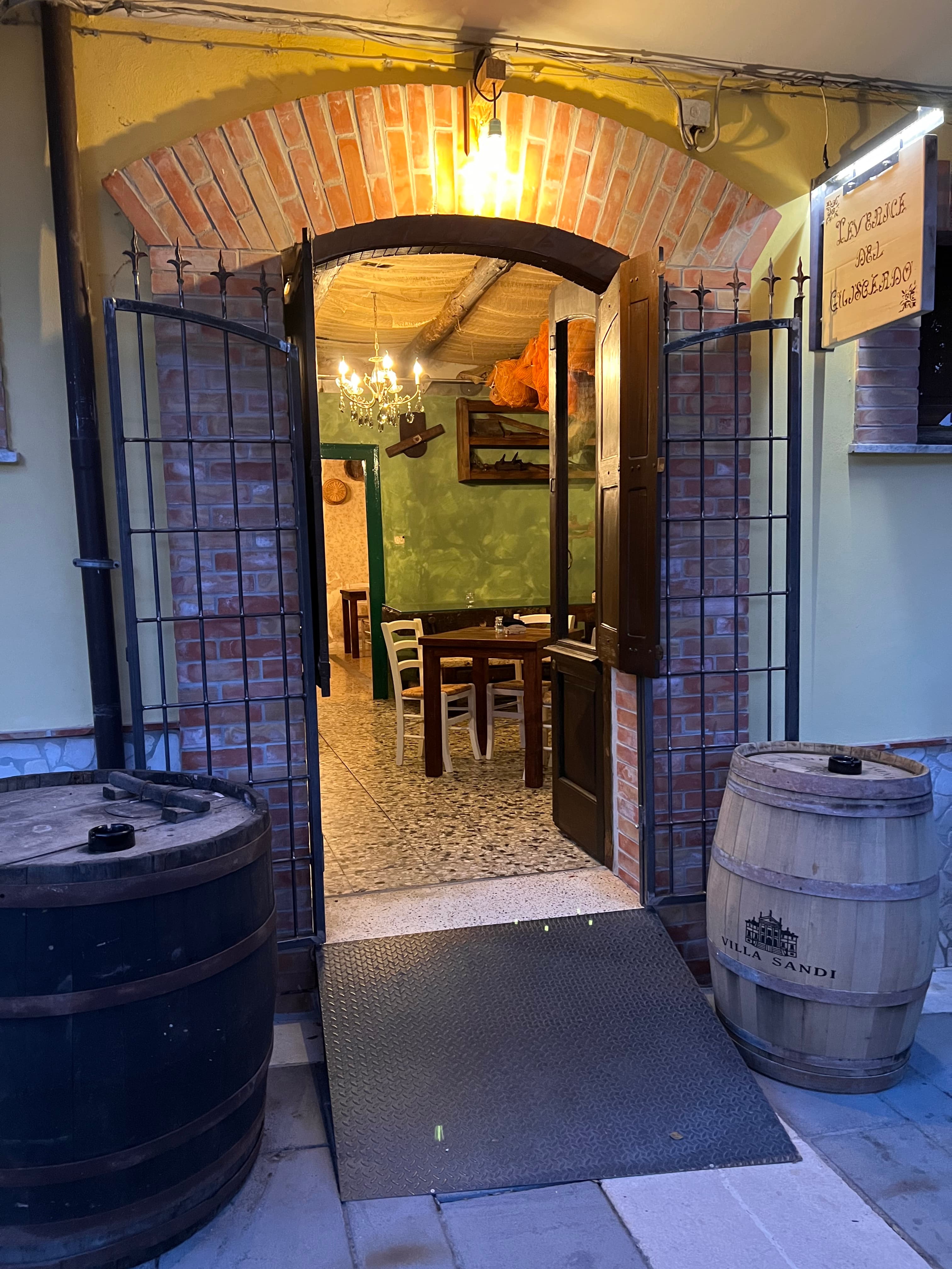 Grotto Pizzeria Castello - Ristorante a Caggiano