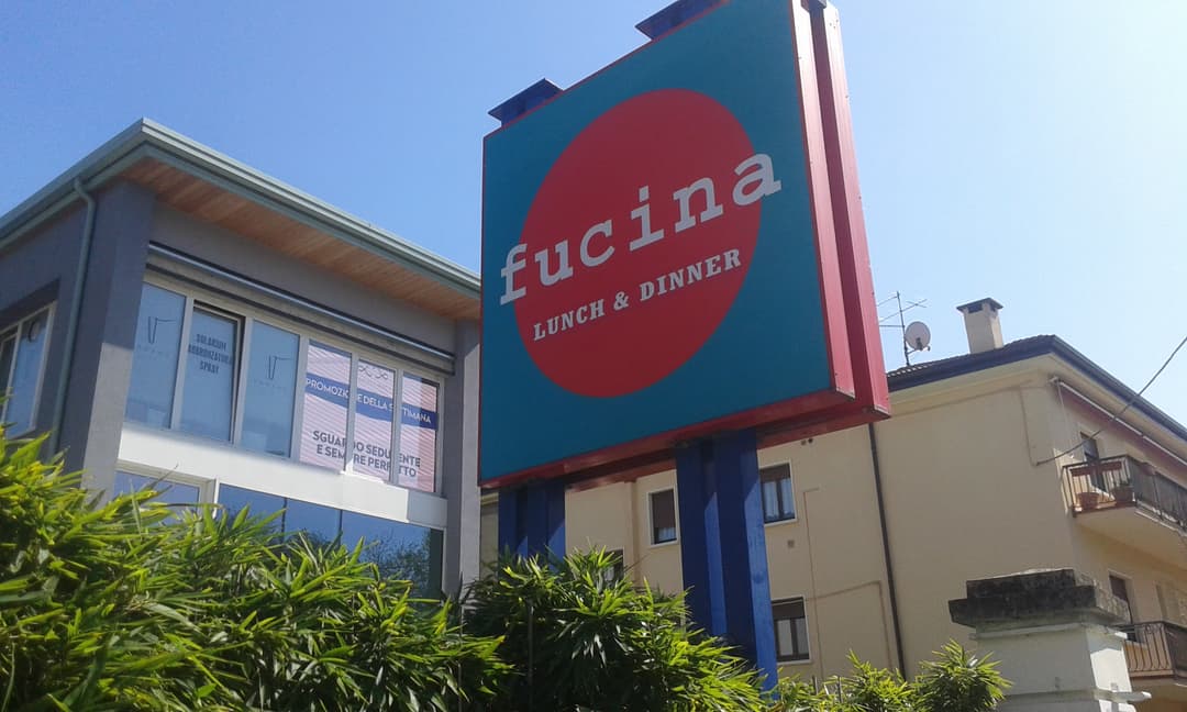 Immagine di copertina del ristorante Fucina Ristorante Pizzeria - A.M. Food Srl