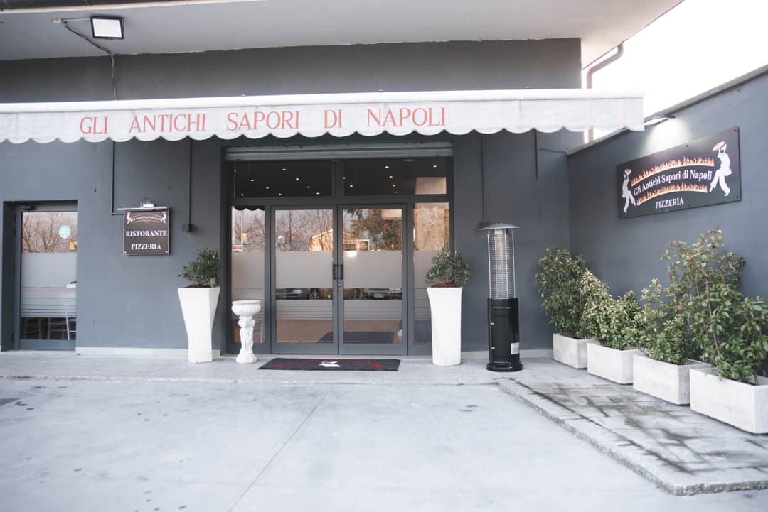 Immagine di copertina del ristorante Ristorante Gli Antichi Sapori di Napoli
