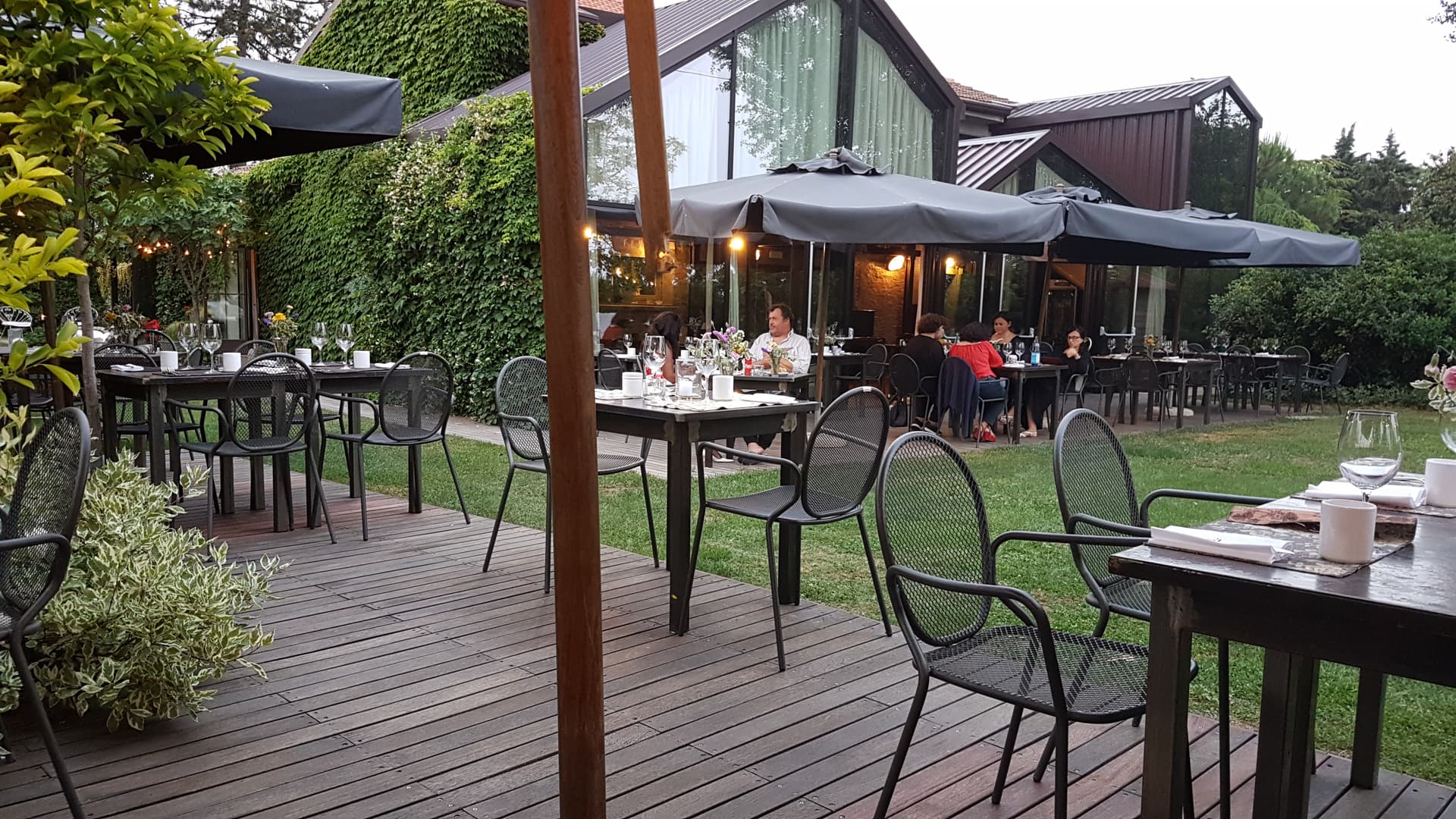 Immagine di copertina del ristorante M11 Ristorante, negozio e piscina