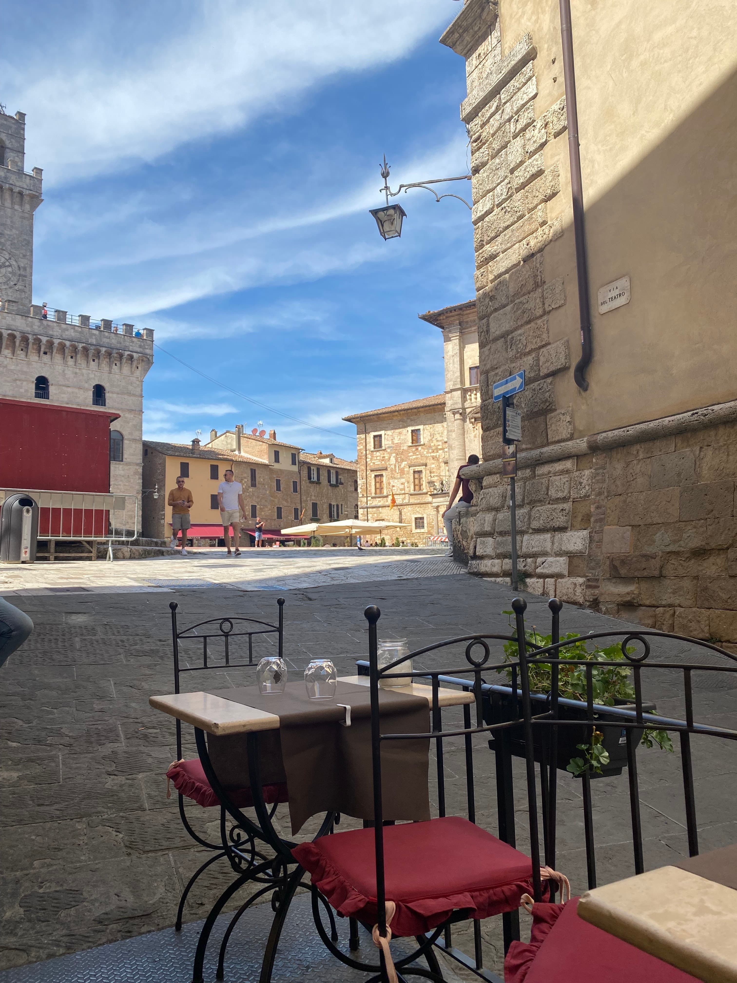 RE AL QUADRATO MONTEPULCIANO Impasti Speciali e Pizze di Ricerca - Ristorante a Montepulciano