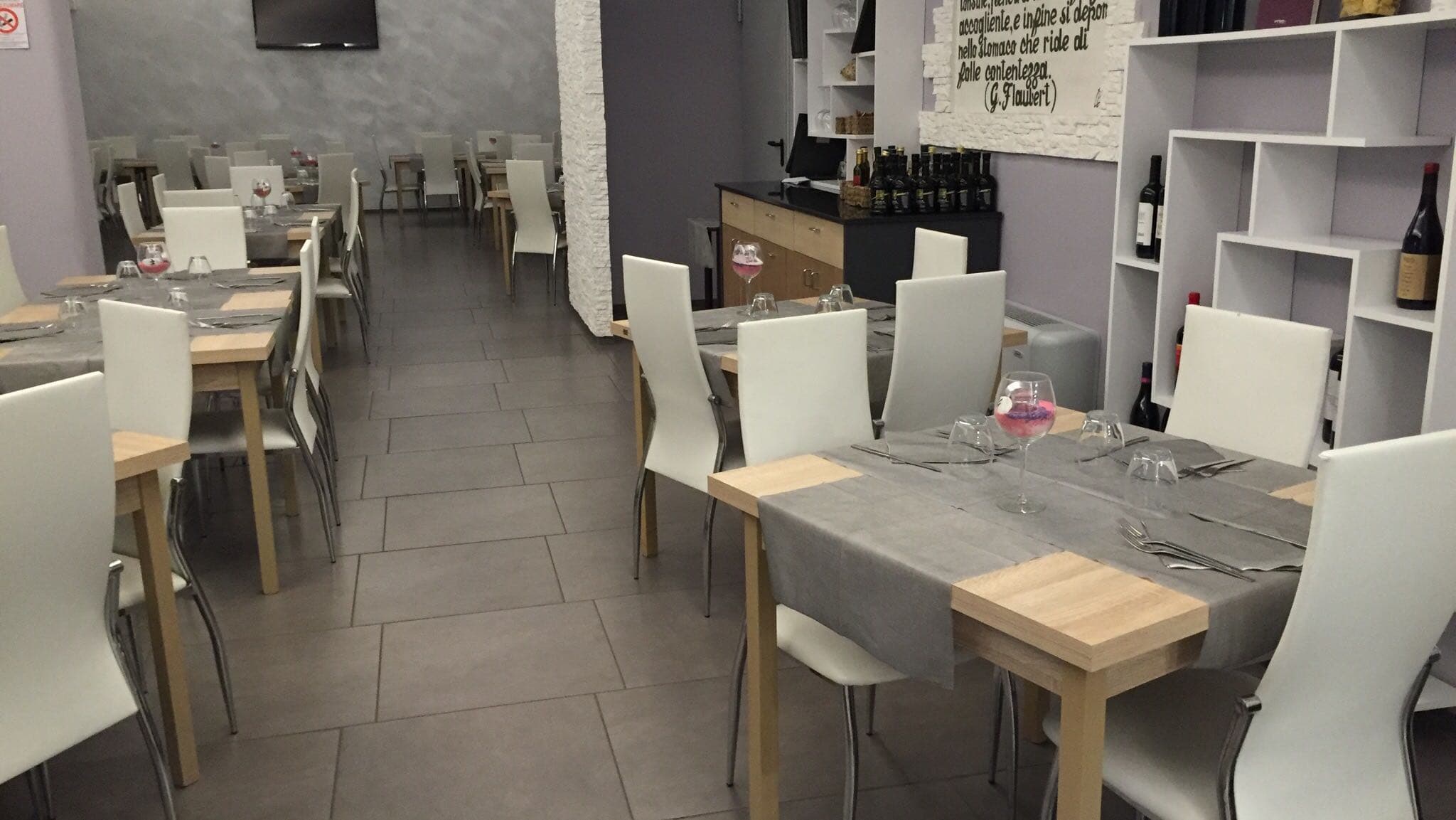 New planet pizzeria sala compleanni con gonfiabili - Ristorante a Conselice