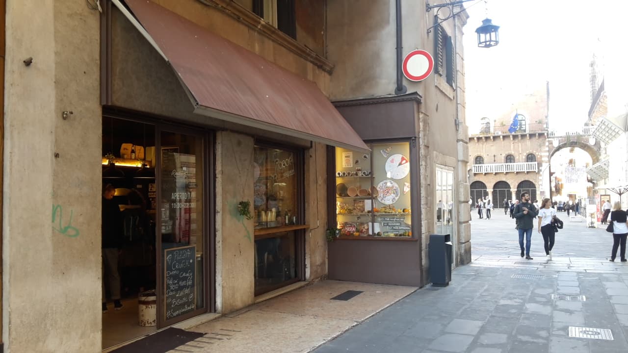 Ristorante Sapor&eacute; Pizza Stand UP