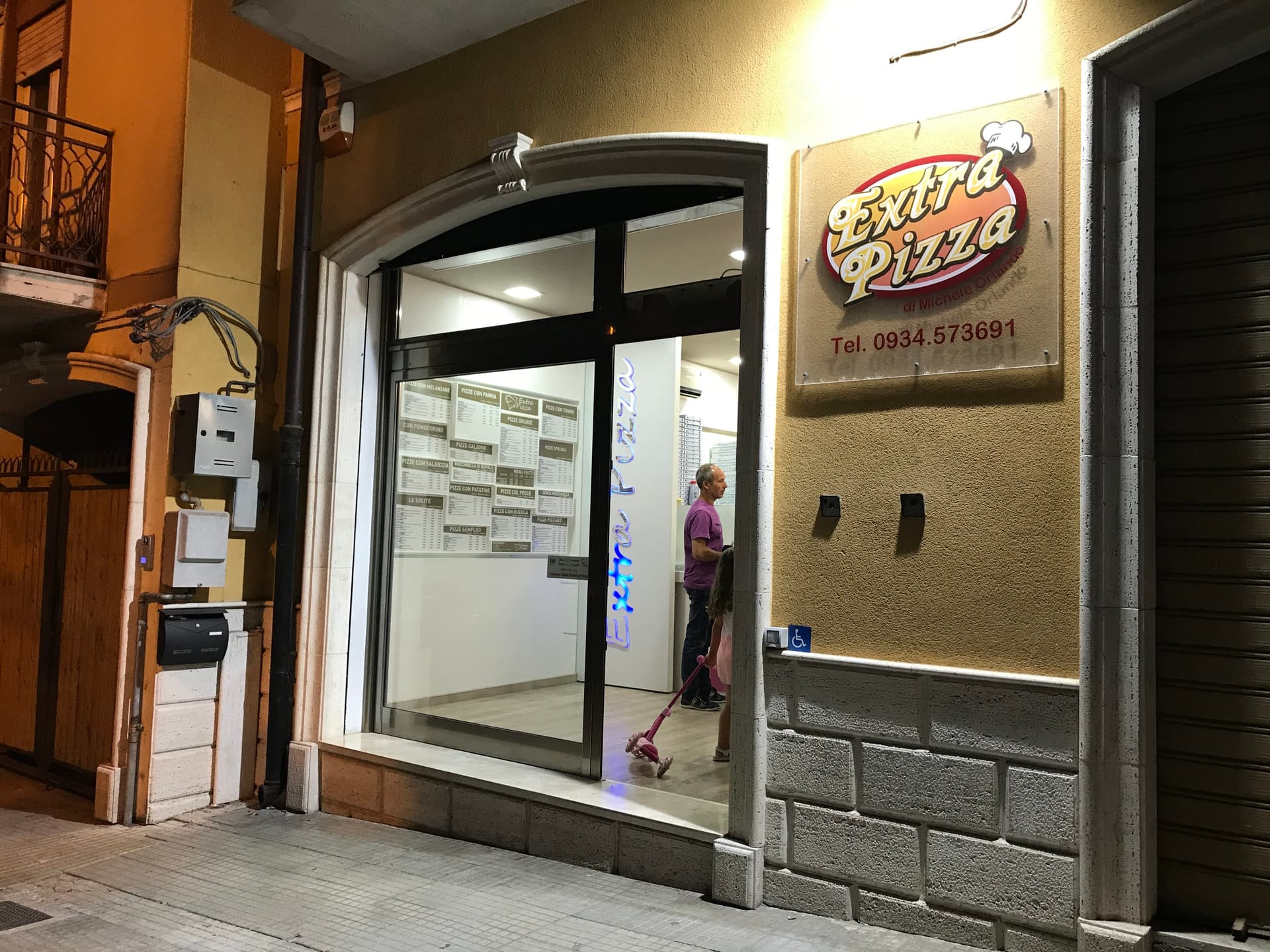 Immagine di copertina del ristorante Pizzeria Extra Pizza Di Michele Orlando