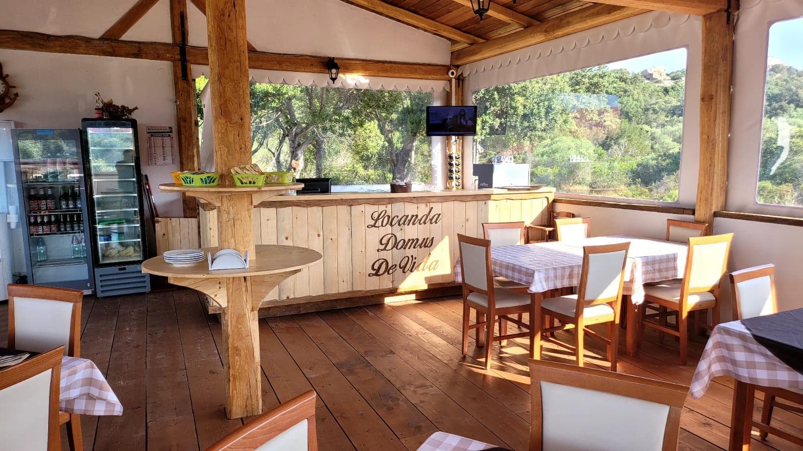 Ristorante &amp; Affitta camere - Locanda Domus De Vida - Ristorante a Arzachena