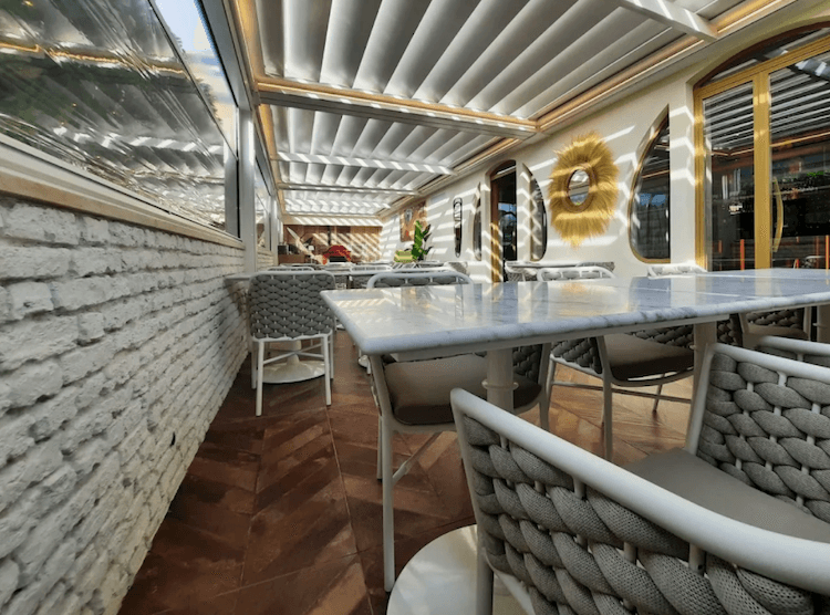 Immagine di copertina del ristorante FOLLIS - Ristorante & American Bar