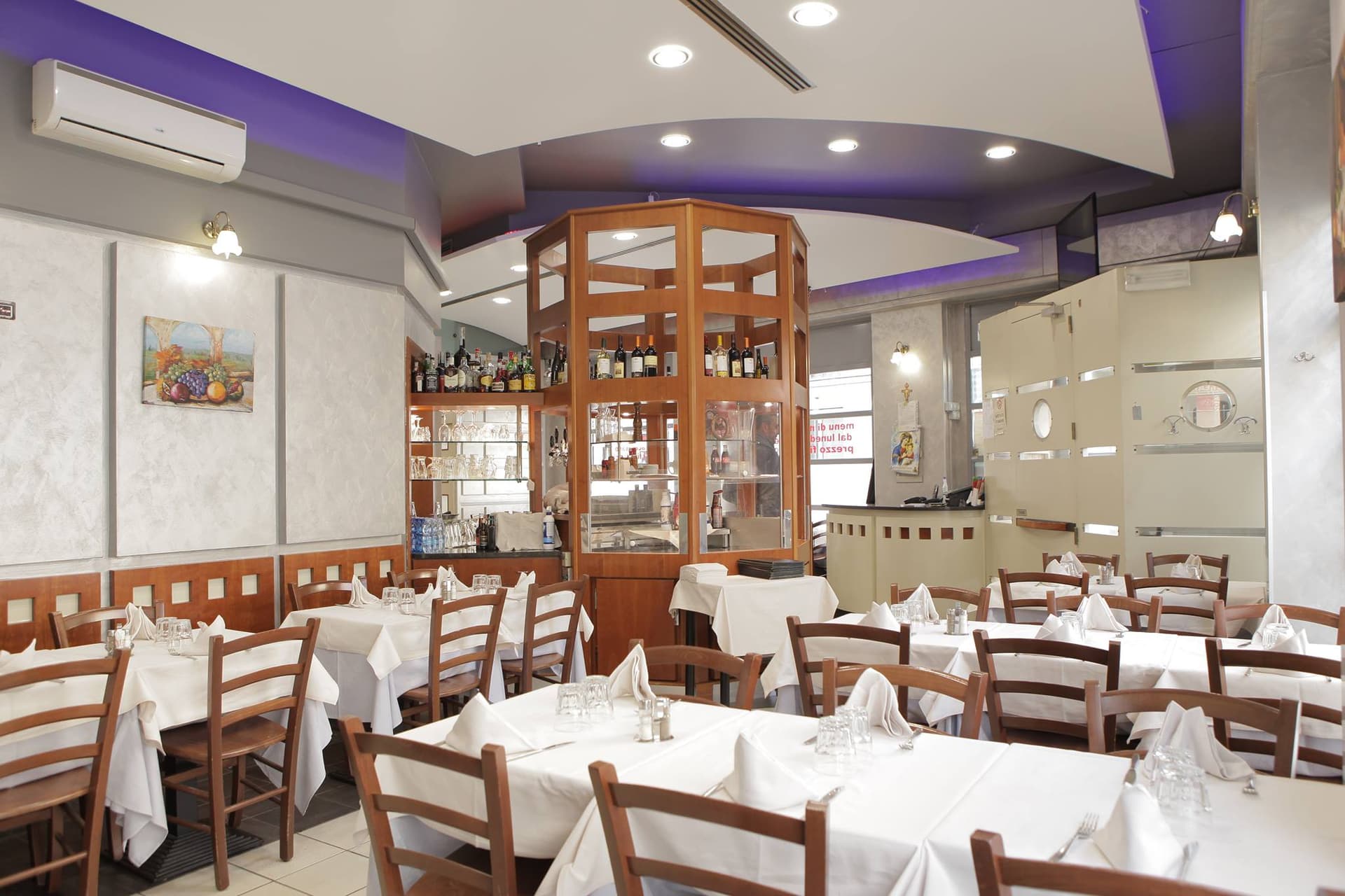Ristorante Cook Window